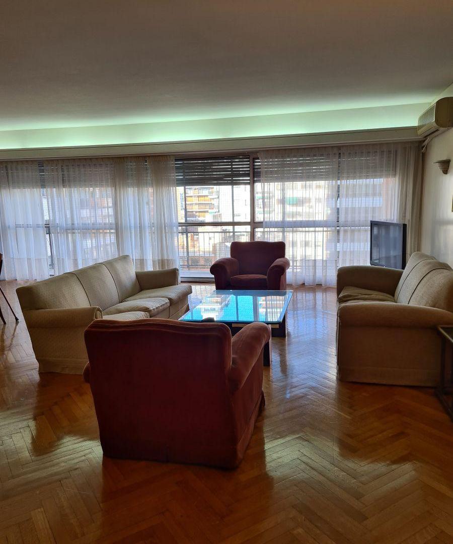 EXCELENTE 5 AMBIENTES CON DEPENDENCIA y COCHERA