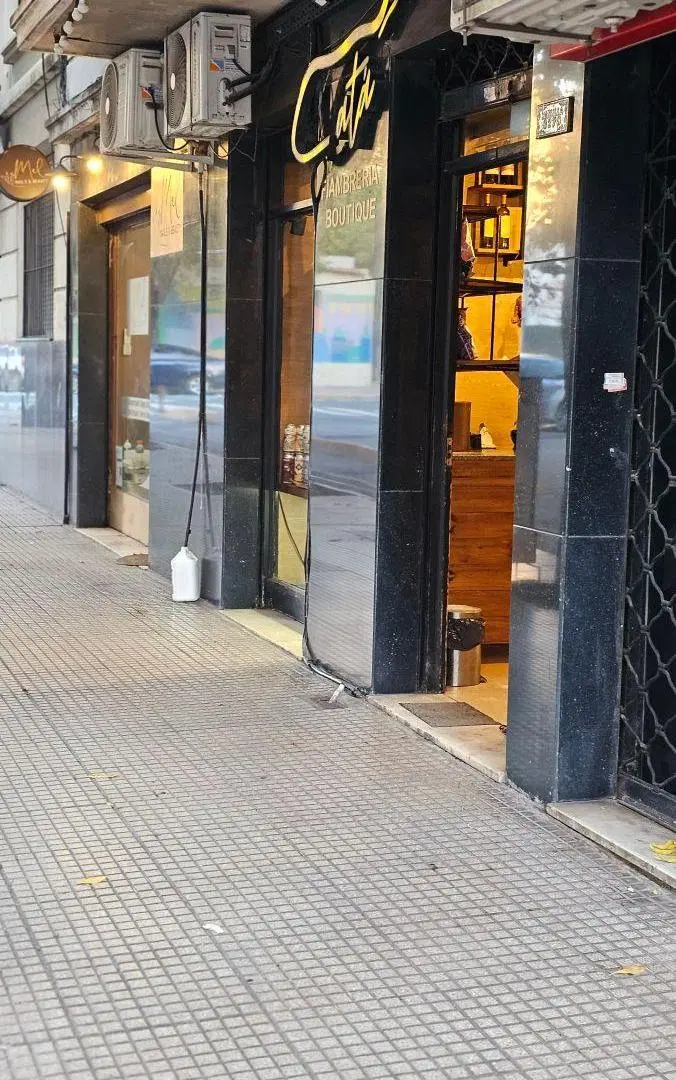 EXCELENTE LOCAL - SIN EXPENSAS 4