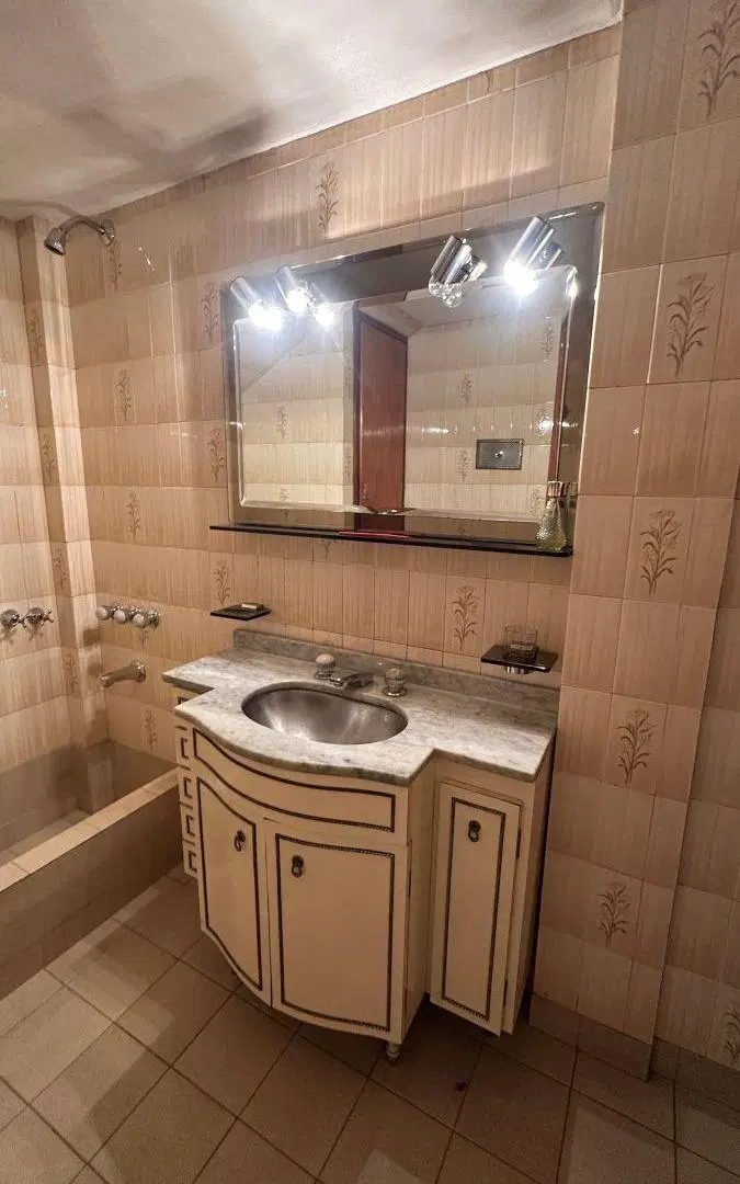 VENTA Casa de categoría con 4 habitaciones, 3 baños. Pereyra Lucena 528. Lomas de Zamora 5