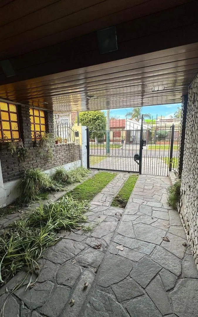VENTA CASA 3 DORMITORIOS EN BANFIELD. PEDERNERA 1318. APTA CREDITO. 8
