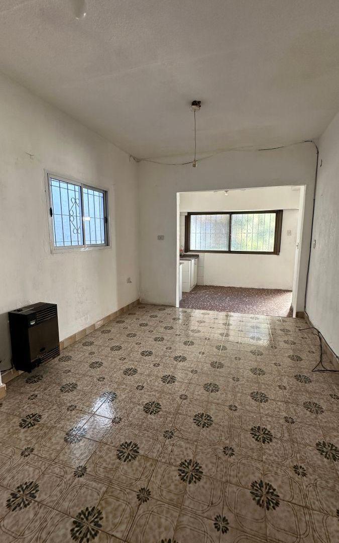Foto de VENTA CASA AMERICANA 2 DORMITORIOS CON GARAGE Y FONDO LIBRE, imagen 5