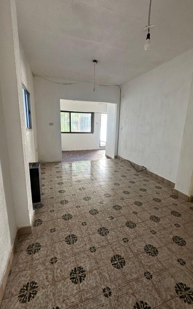 Foto de VENTA CASA AMERICANA 2 DORMITORIOS CON GARAGE Y FONDO LIBRE, imagen 3