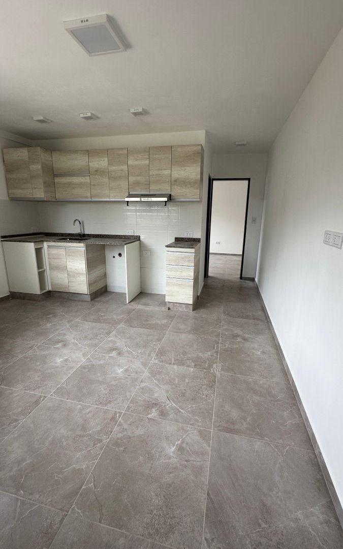 Foto de Departamento 2 ambientes a estrenar en temperley, imagen 2