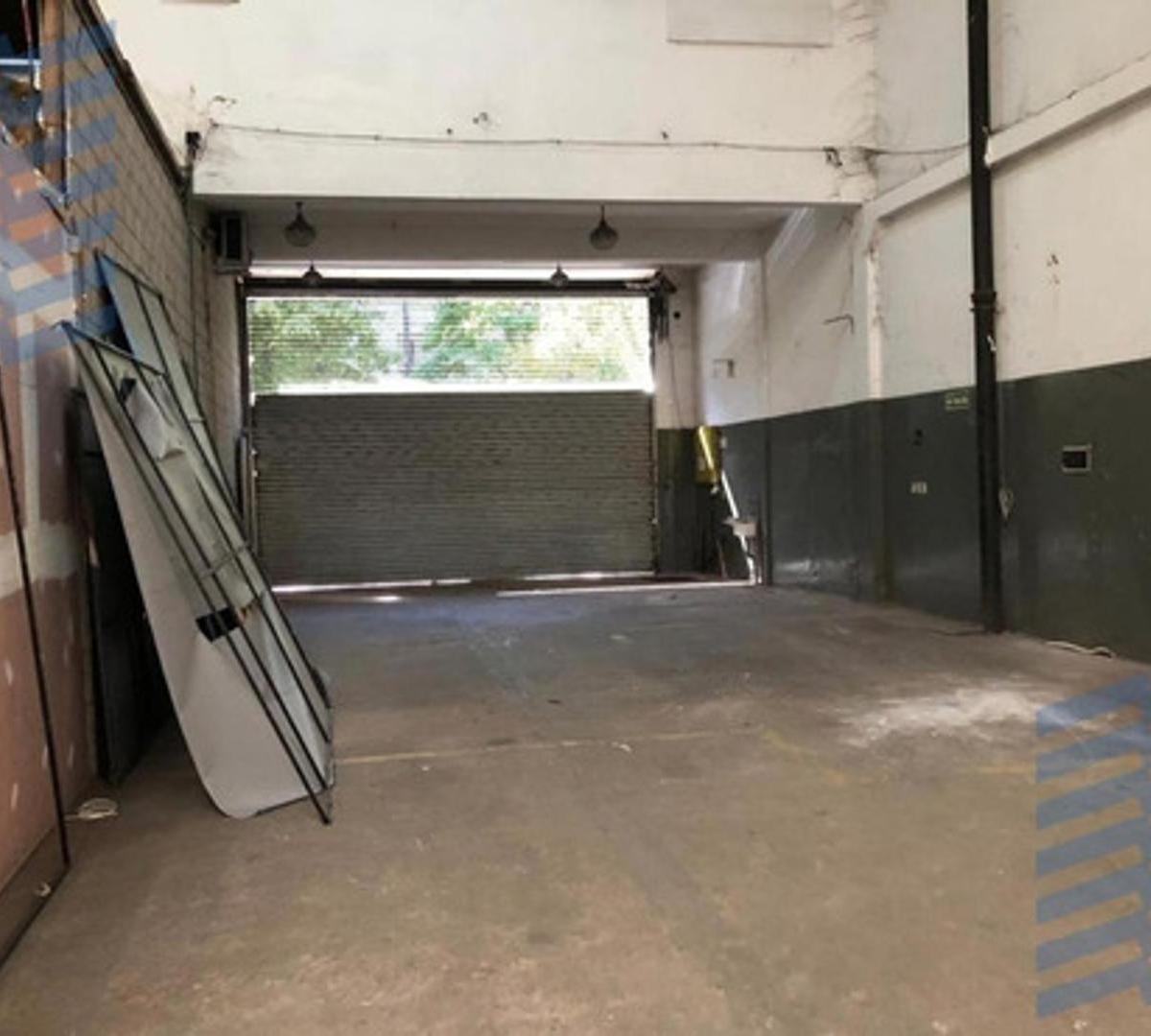 Foto de Galpón, Villa Urquiza- Deposito con Entrada Camion, imagen 3