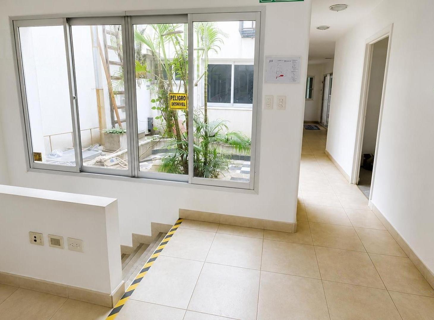 Foto de Deposito en venta - Monte Castro-, imagen 2