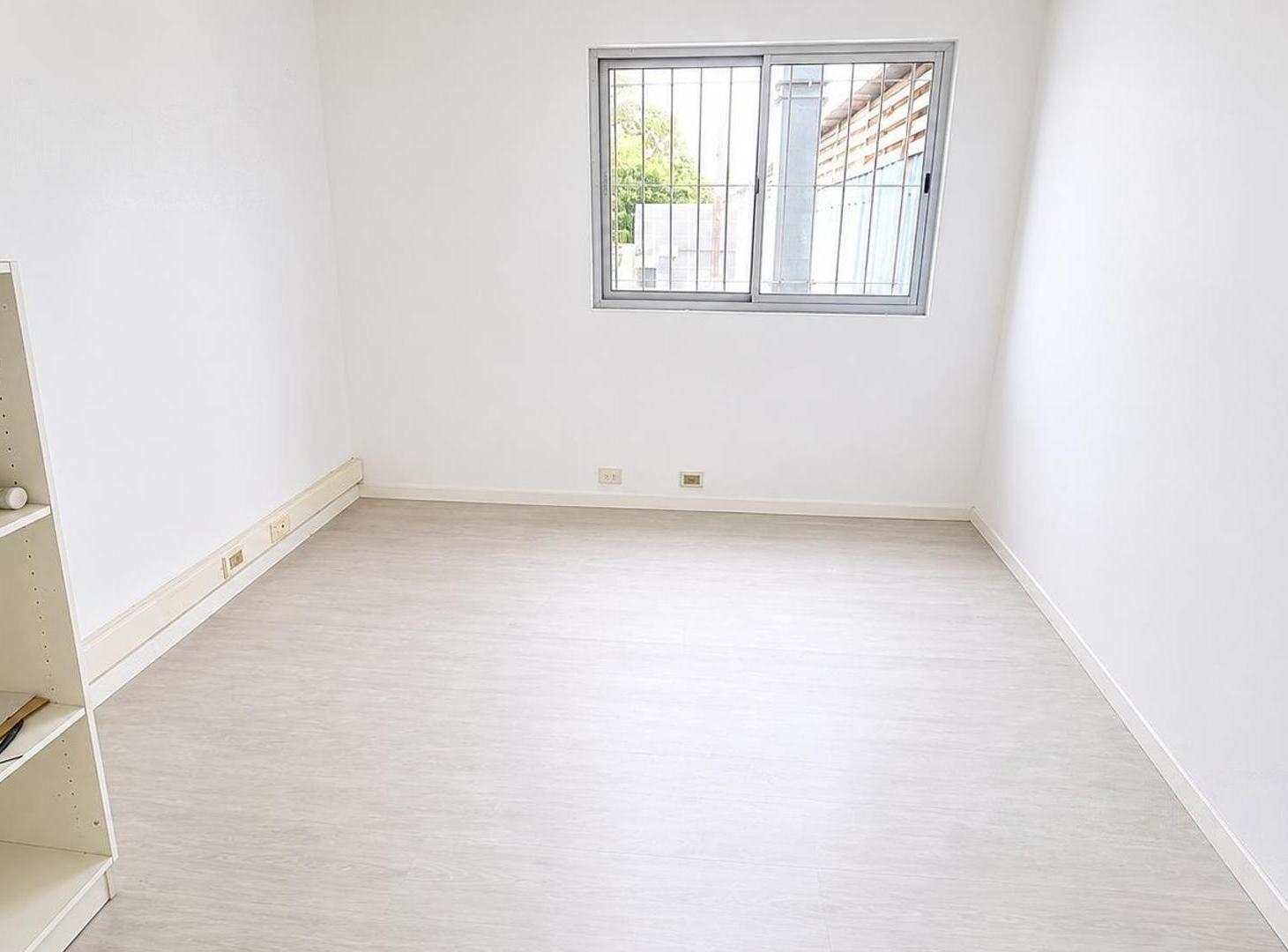 Foto de Deposito en venta - Monte Castro-, imagen 4