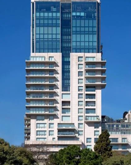 Espectacular Piso en torre Vignoly, ideal contratado o diplomatico, con dos cocheras 2