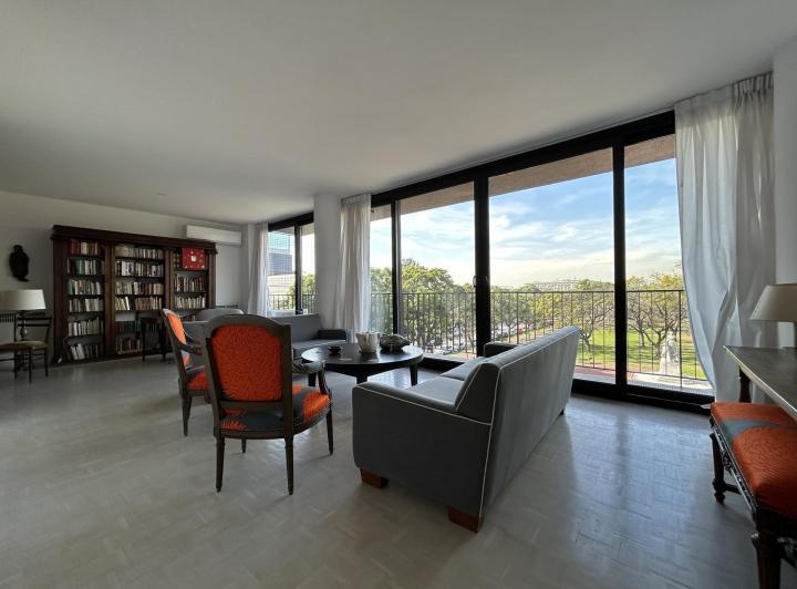 Espectacular departamento con excelente vista en edificio de Gran categoria 1