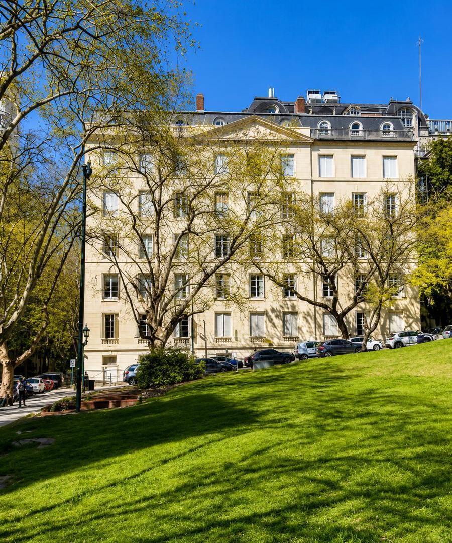 Foto de Edificio Neoclásico Francés de gran categoría, con vistas a Plaza S. M, imagen 3