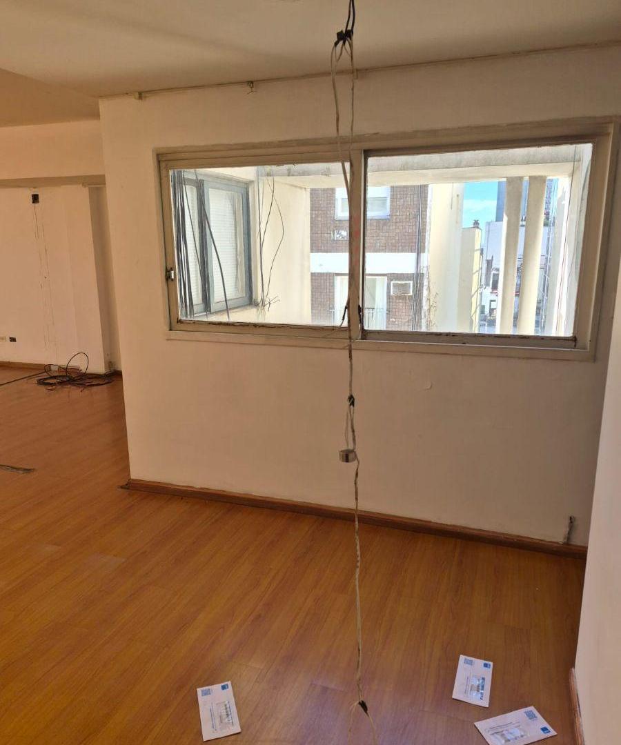 Foto de DUEÑO ALQUILA OFICINA O ESPACIO PARA OTRAS ACTIVIDADES EN CERRITO Y, imagen 1