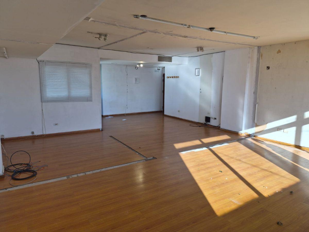 Foto de DUEÑO ALQUILA OFICINA O ESPACIO PARA OTRAS ACTIVIDADES EN CERRITO Y, imagen 2
