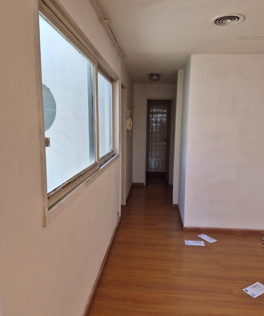 Foto de DUEÑO ALQUILA OFICINA O ESPACIO PARA OTRAS ACTIVIDADES EN CERRITO Y, imagen 4