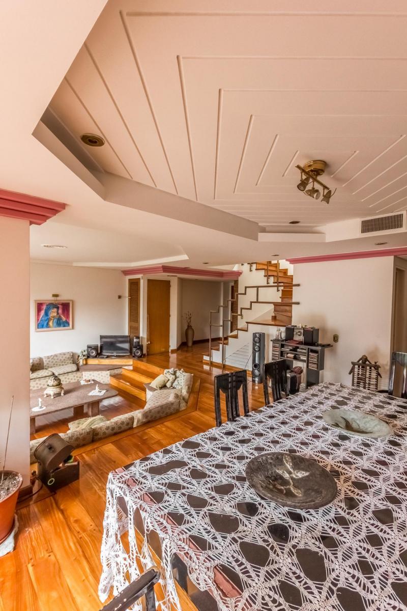 Casa 2 Plantas 7 Ambientes, Coch X 2 Autos Piscina Parrilla Jardin 4