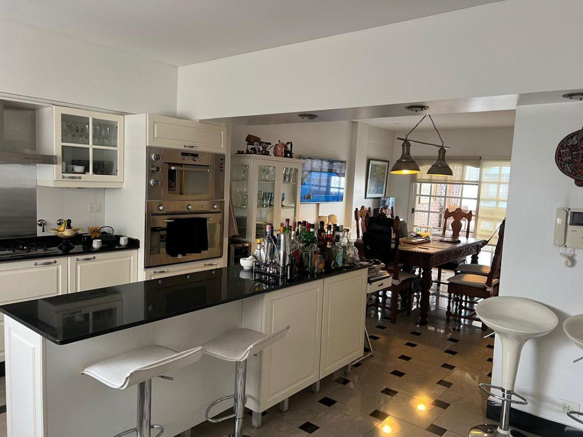 Foto de Piso 5 ambientes 273m2 c/2 cocheras,baulera, dep serv balcon aterrazado, imagen 3