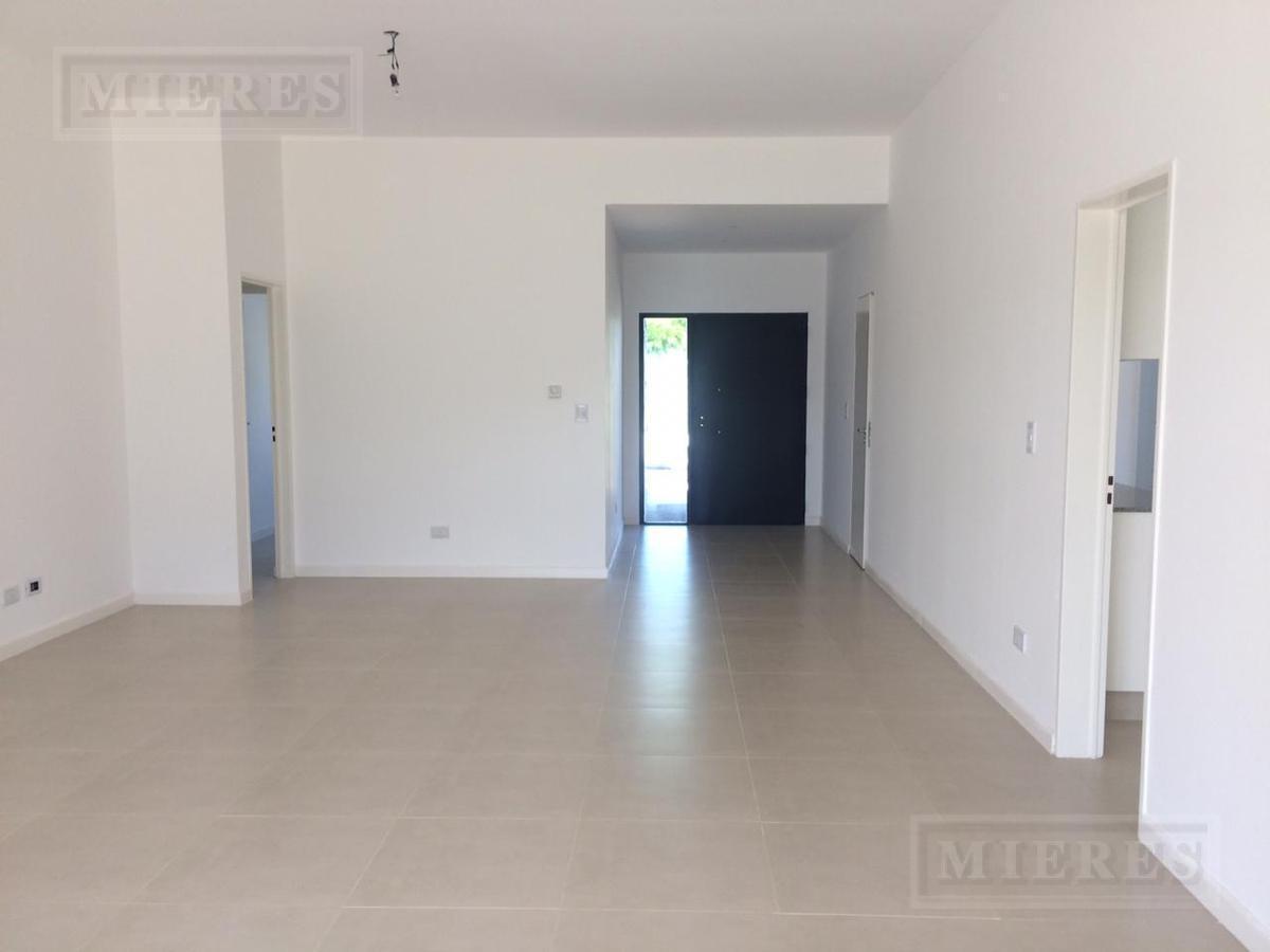 Foto de Casa en venta sobre lote interno en Barrio Vistas Puertos, imagen 3