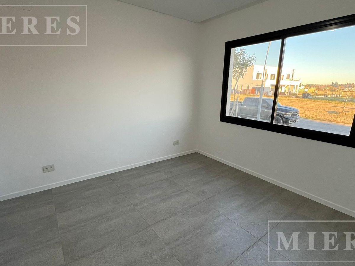 Casa en Venta Sobre Lote Interno en Puertos Barrio Riberas 3