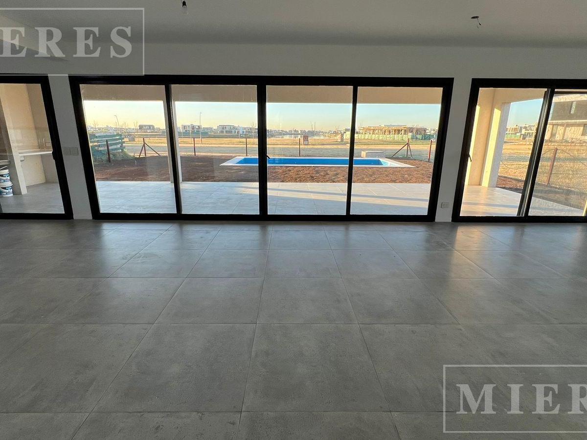 Casa en Venta Sobre Lote Interno en Puertos Barrio Riberas 4