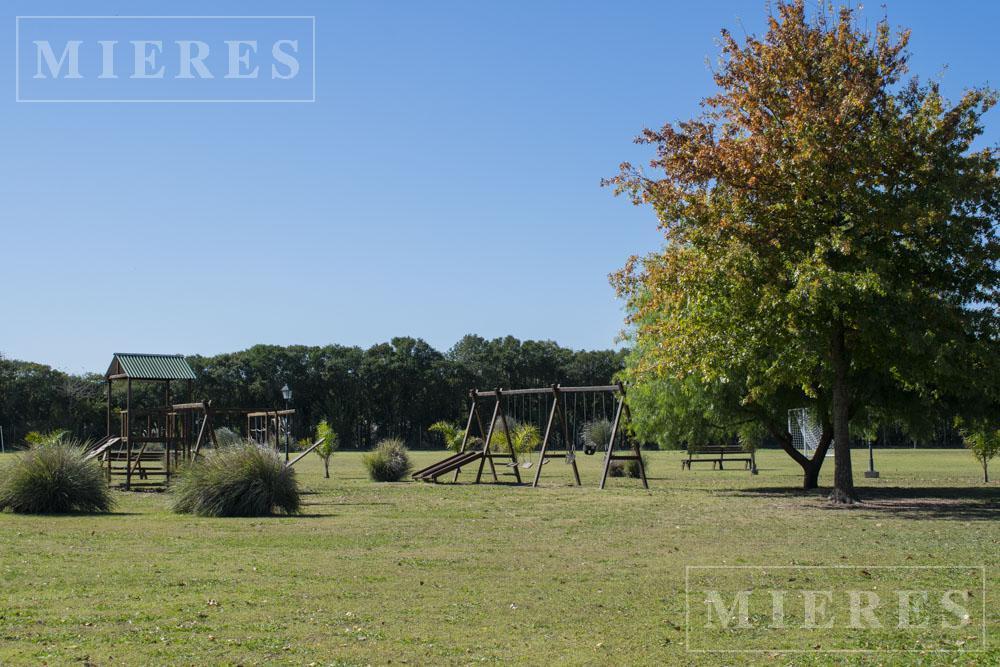 Lote a la laguna en venta en Area 10 San Sebastián