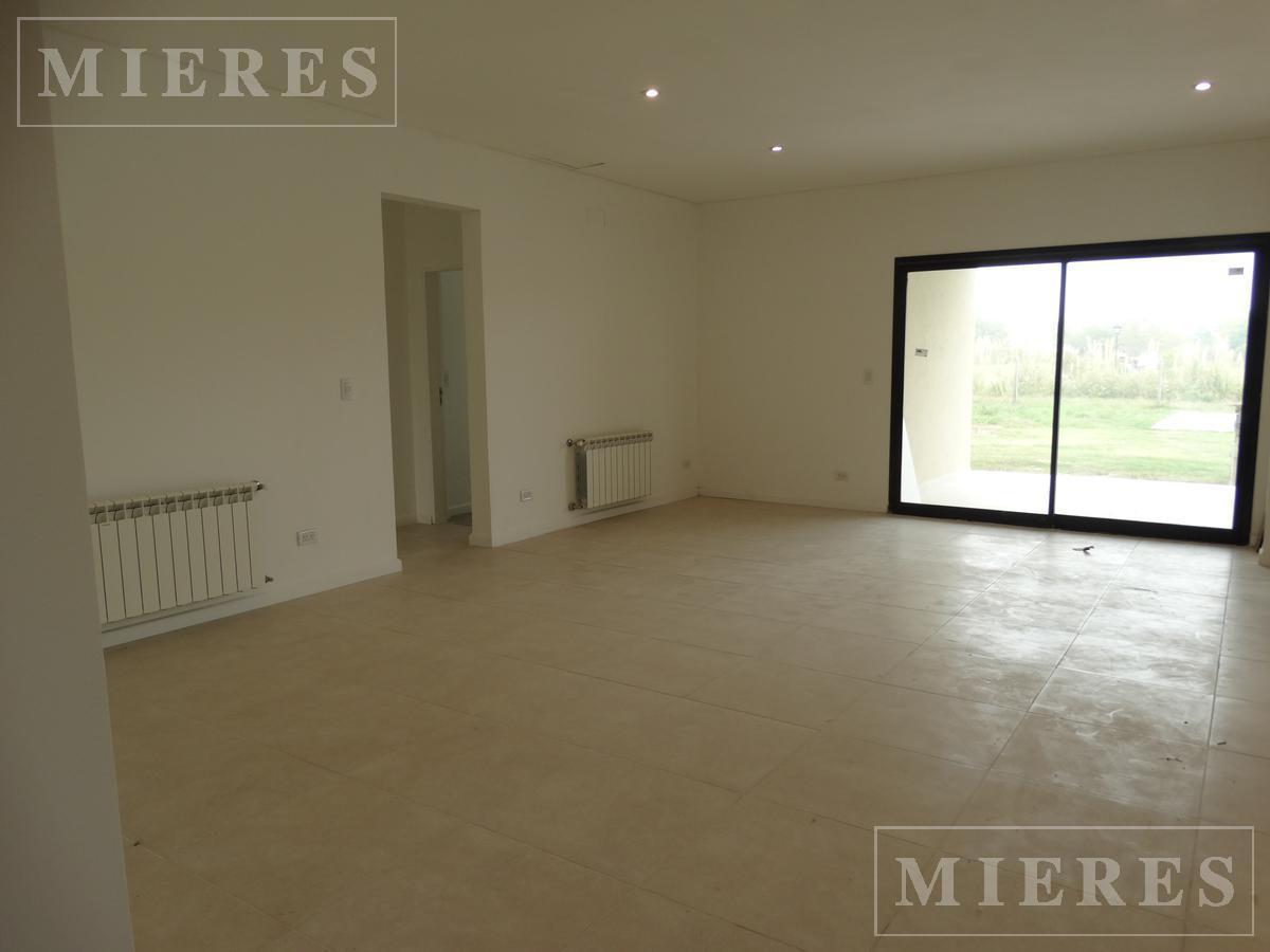 Foto de Casa en venta sobre lote interno en Area 2 San Sebastián, imagen 4