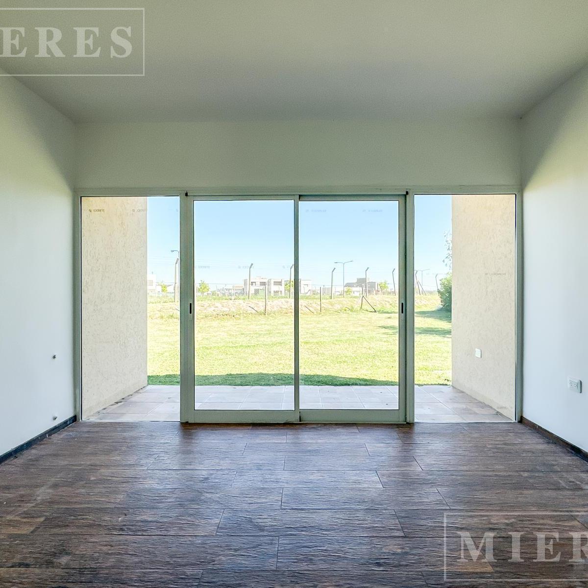 Foto de Casa en venta sobre lote interno en Área 1 San Sebastián, imagen 3