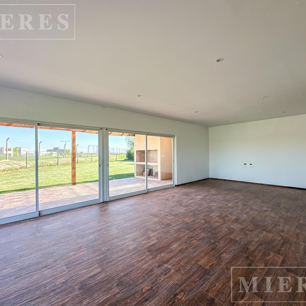 Foto de Casa en venta sobre lote interno en Área 1 San Sebastián, imagen 4