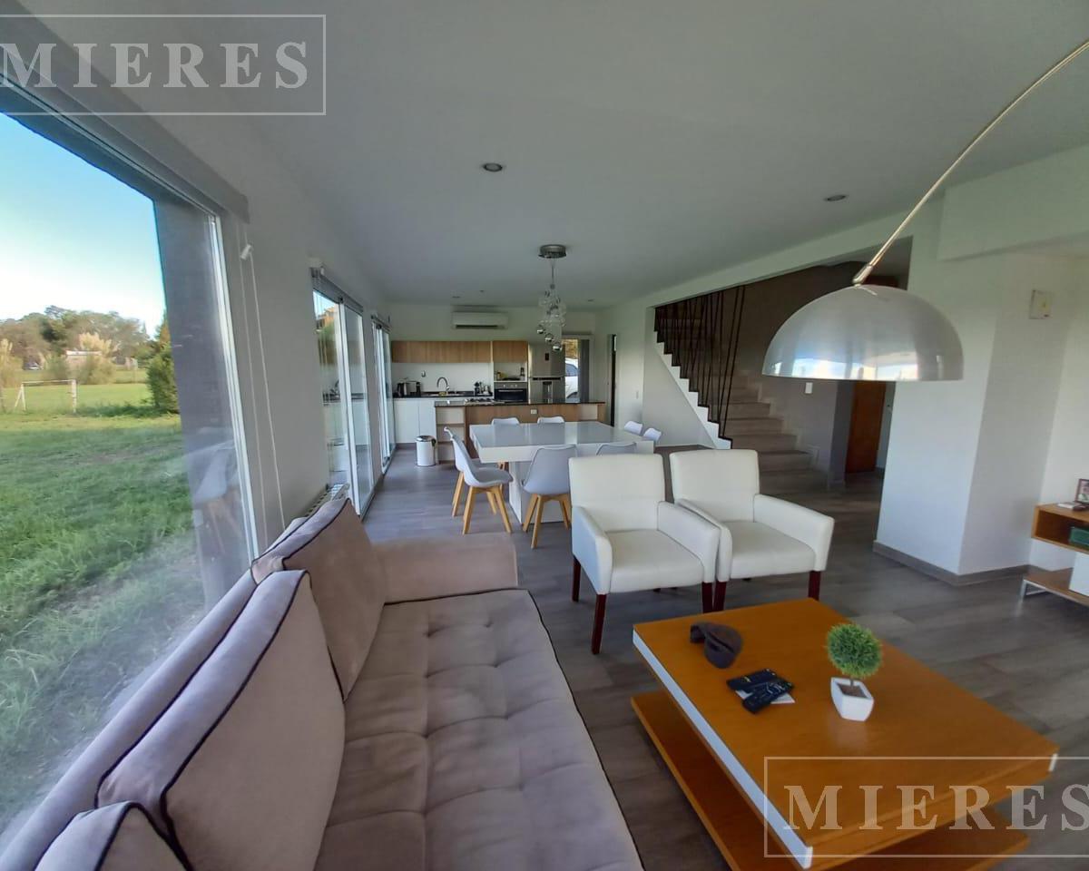 Foto de Casa en venta sobre lote interno en Área 1 San Sebastián, imagen 3