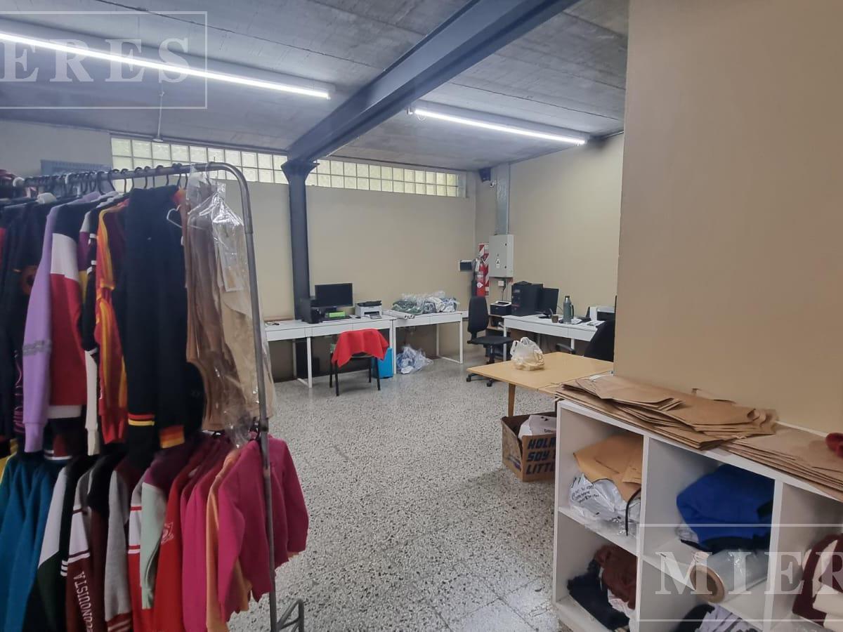 Depósito de 450 m2 cubiertos en Venta en Carapachay - Vicente Lopez