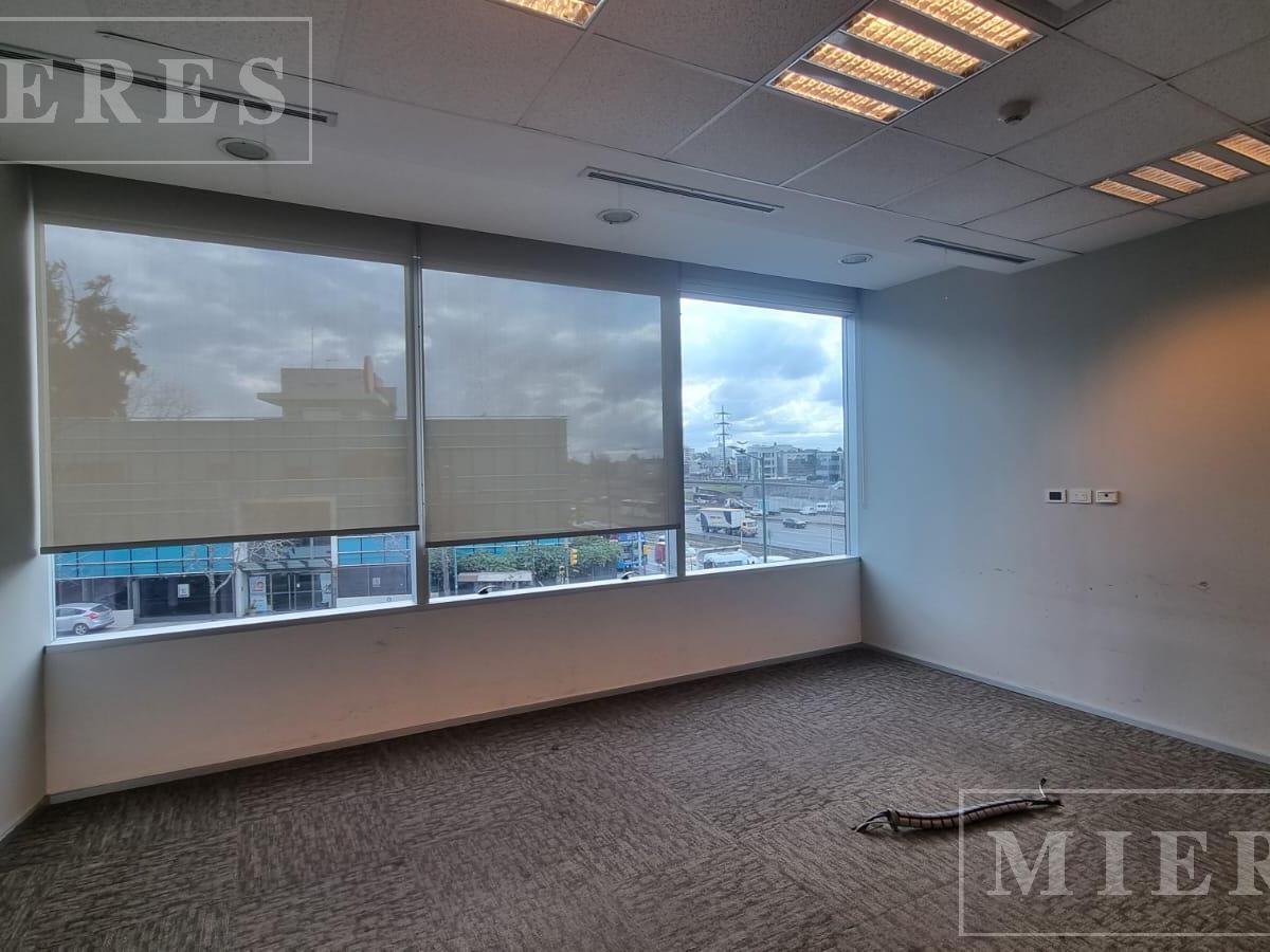 Excelentes Oficinas de 1000 m² en Alquiler en Lumina Thames - San Isidro 5