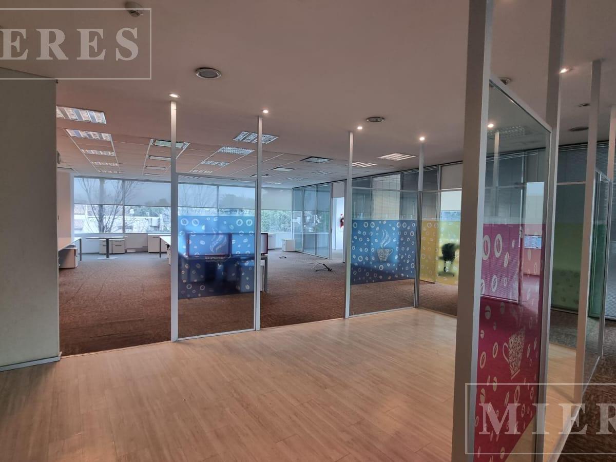 Excelentes Oficinas de 1000 m² en Alquiler en Lumina Thames - San Isidro 4