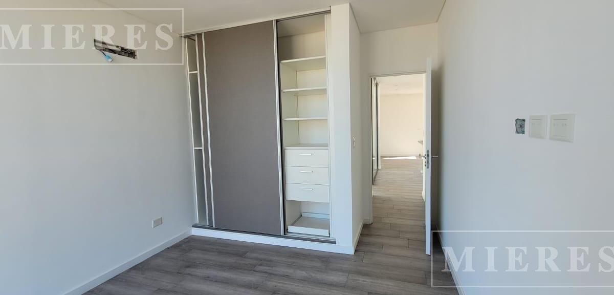 Foto de Casa en venta sobre lote a la laguna en El Cantón Golf, imagen 3