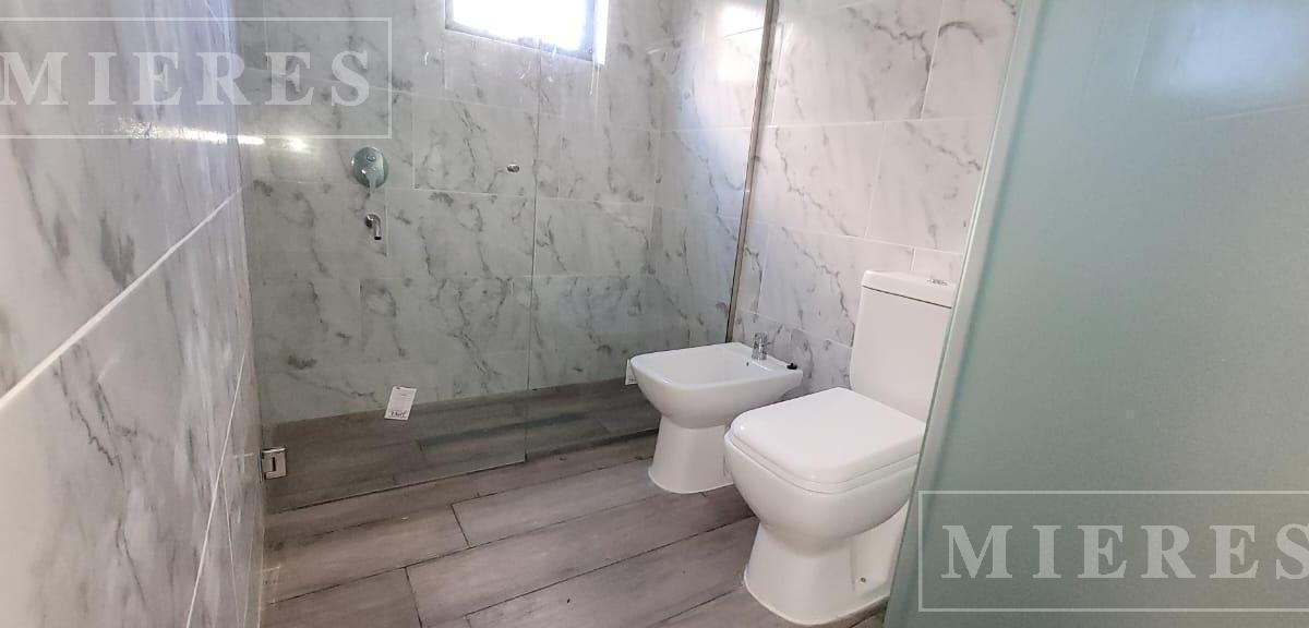 Foto de Casa en venta sobre lote a la laguna en El Cantón Golf, imagen 2