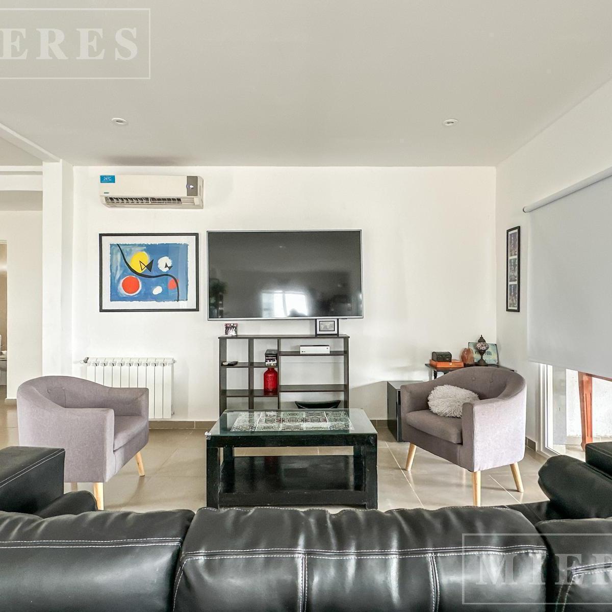 Casa en venta sobre lote interno en área 7 San Sebastián