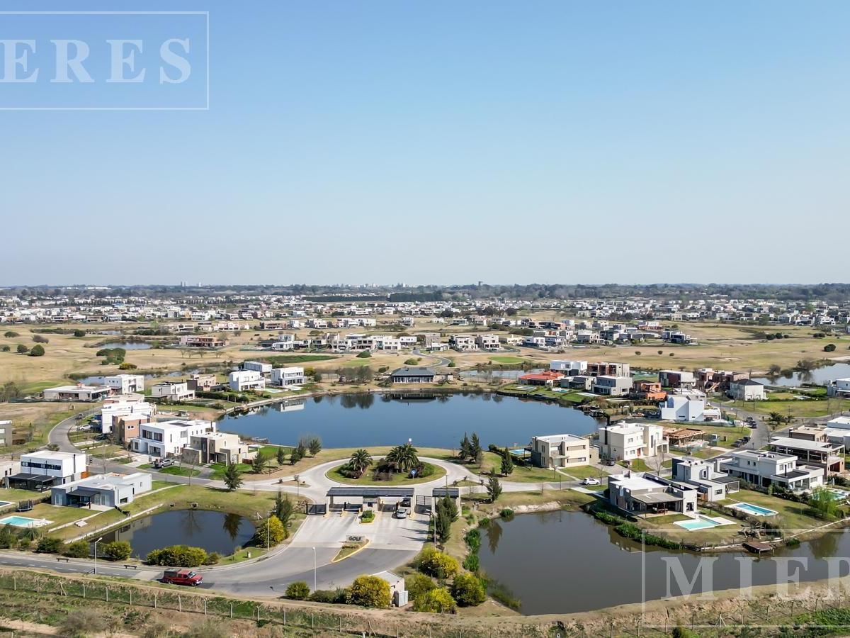 Lote en venta a la laguna Barrio Islas El Canton