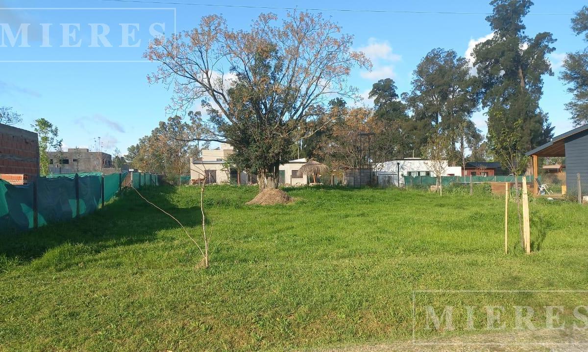 Lote en venta apto credito , sobre calle Islandia Ingeniero Maschwitz