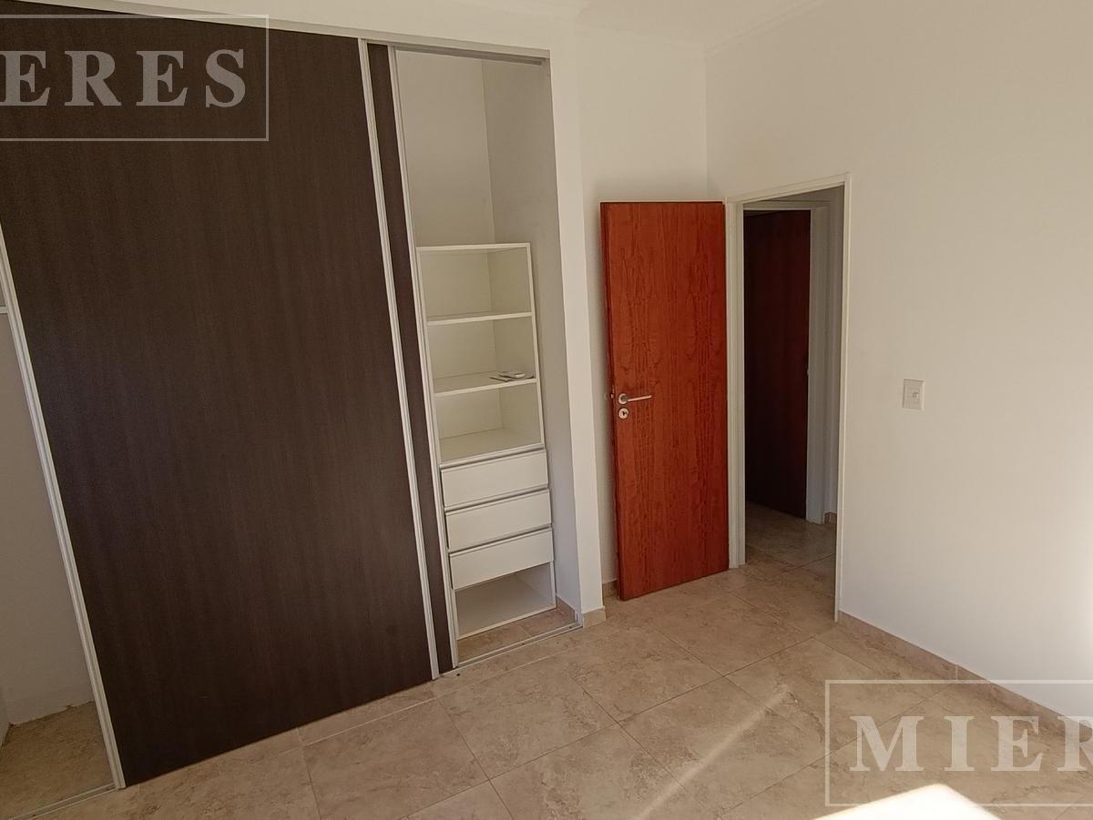 Casa en venta con renta en El Canton Barrio Puerto