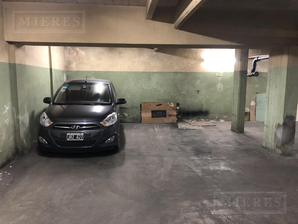 Foto de Cochera en venta en el centro de San Isidro., imagen 2