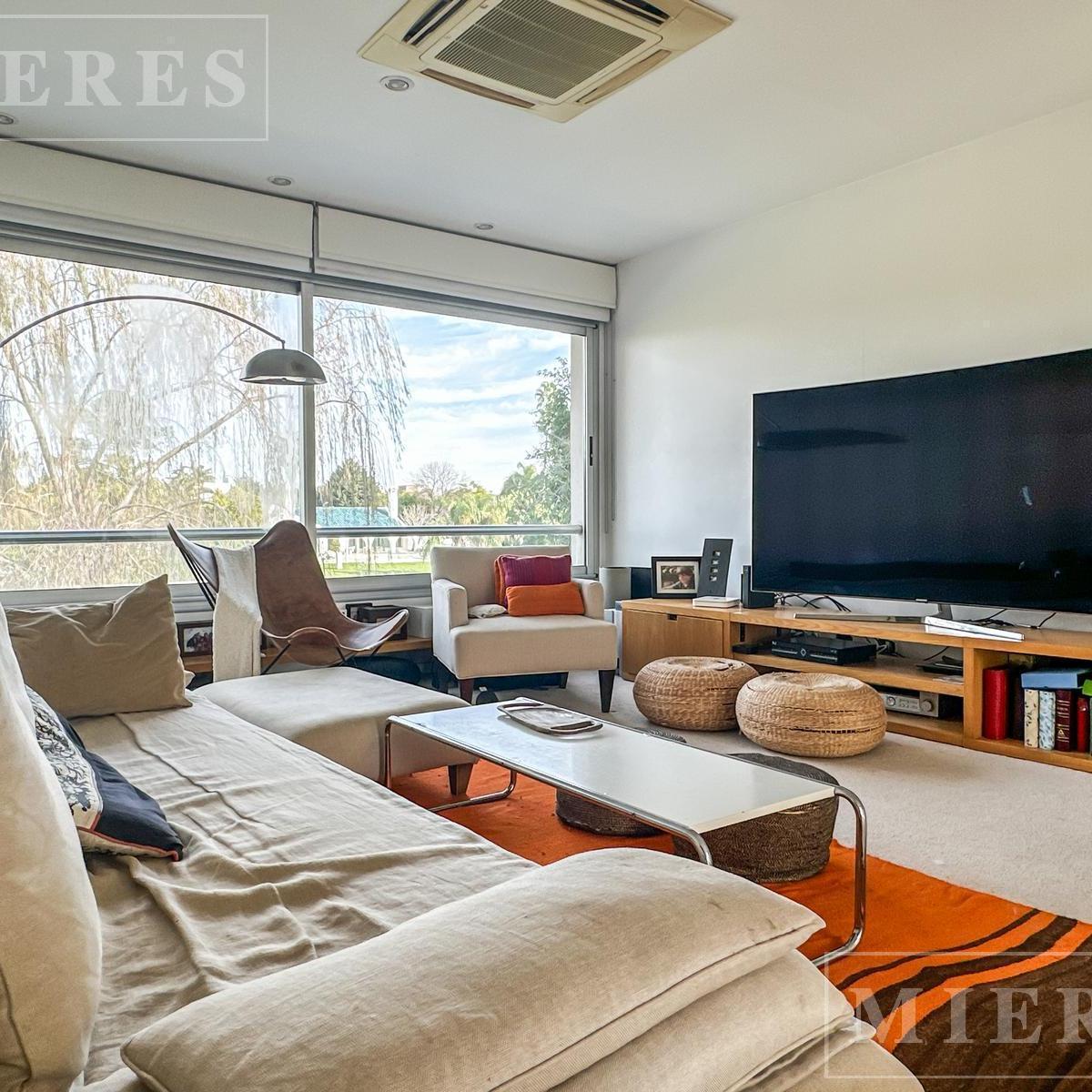 Excelente Casa en Venta en El Barrio Cerrado Marina del Sol. 2