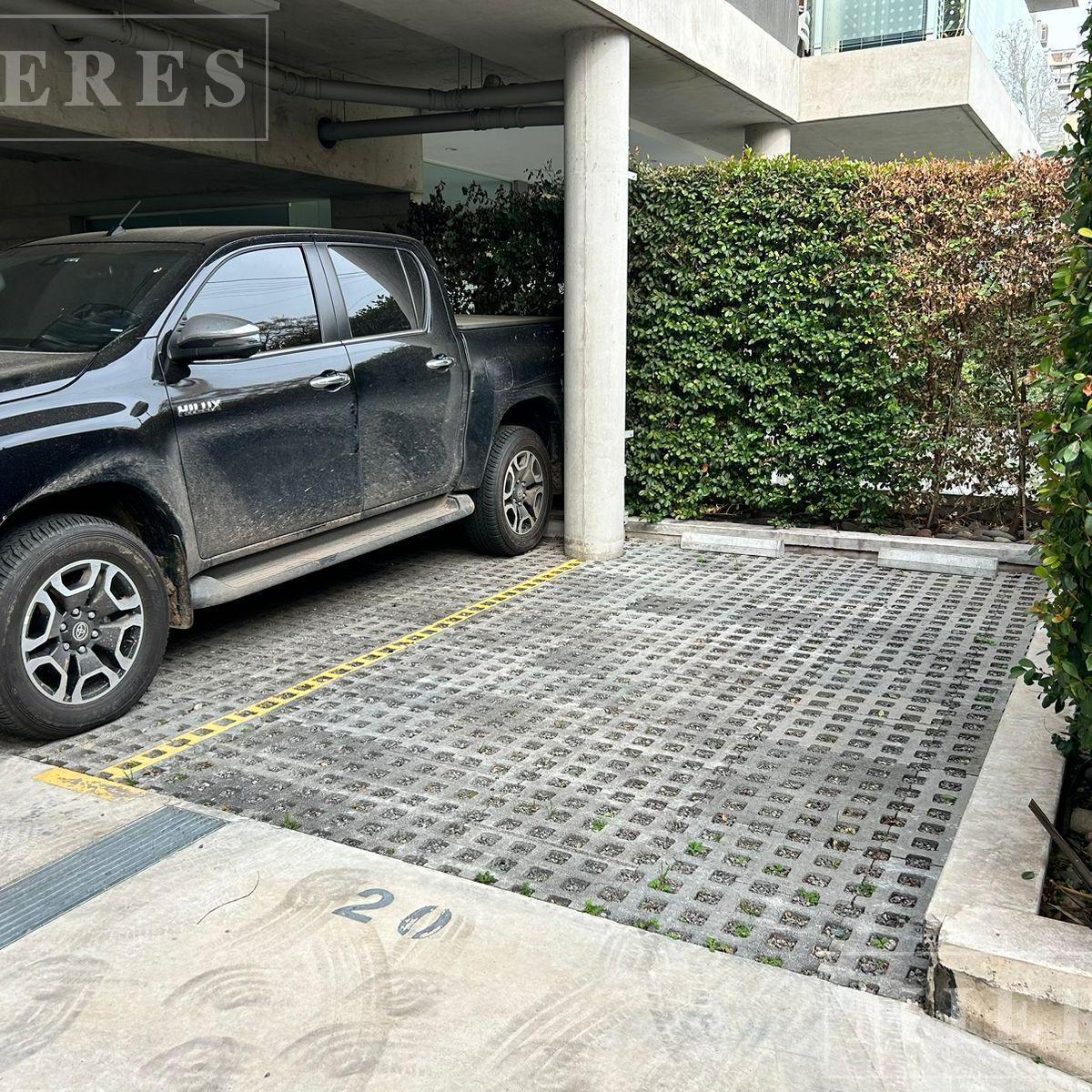 Cochera en Venta en El Centro de San Isidro. 1