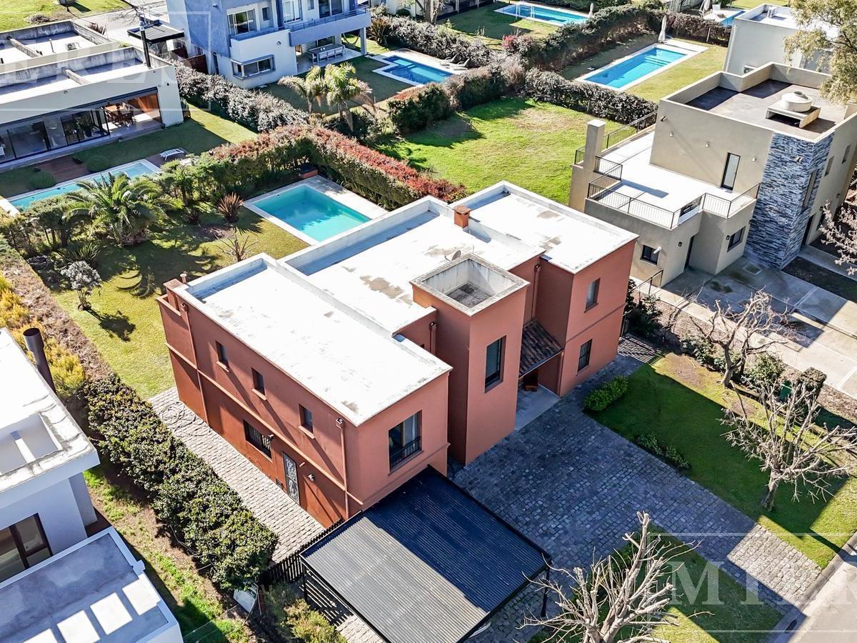 Casa en venta sobre lote interno en Haras Santa Maria Barrio Los Eucaliptos
