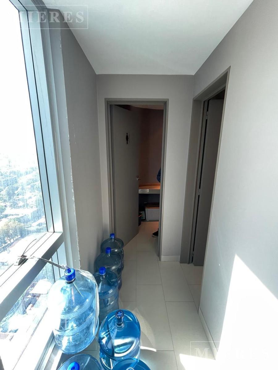 Oficina en venta de 450 m2 en un piso de Edificio Torre de las Naciones , Tigre
