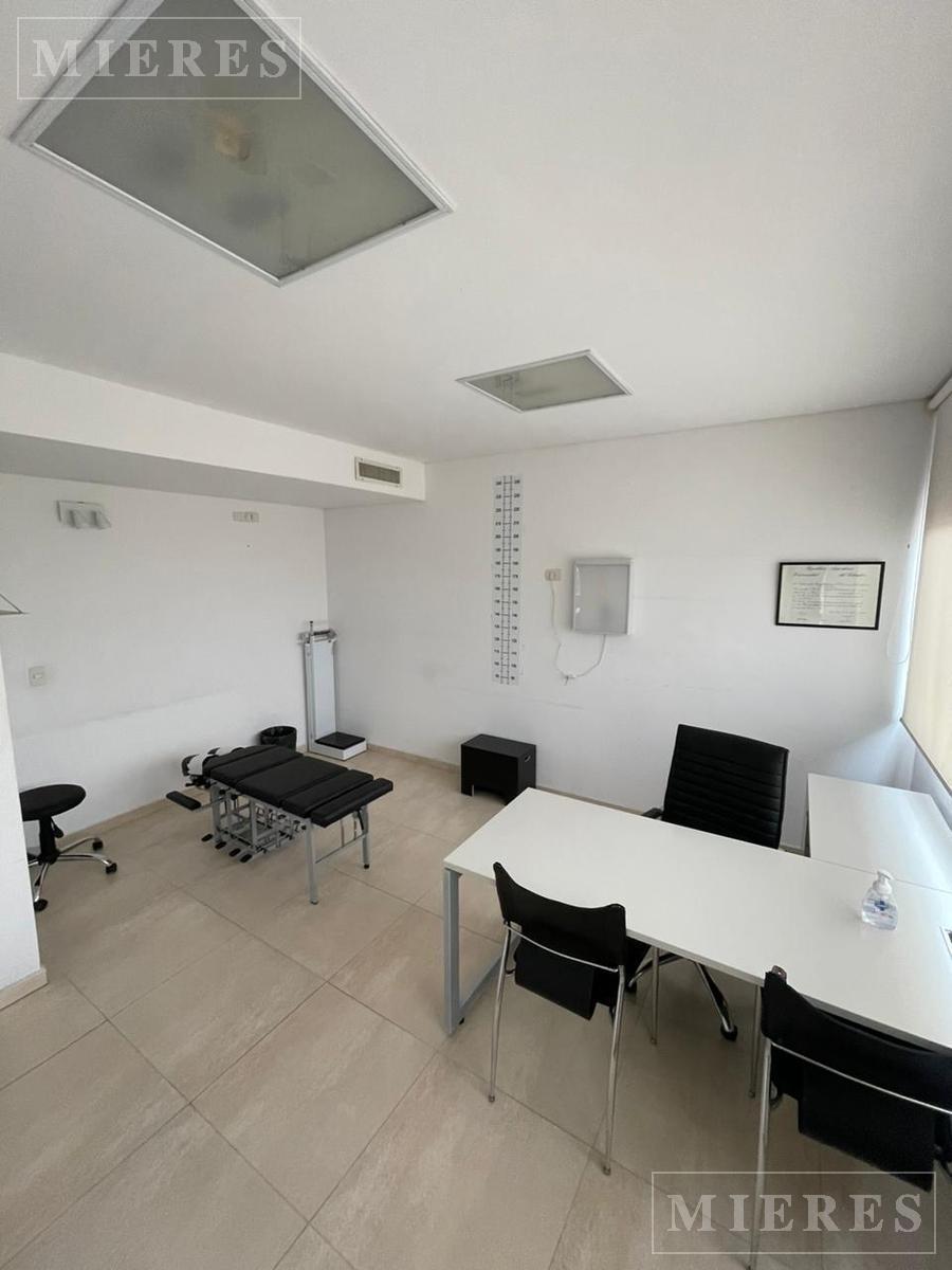 Consultorio Medico a La Venta en Lirios del Talar 3
