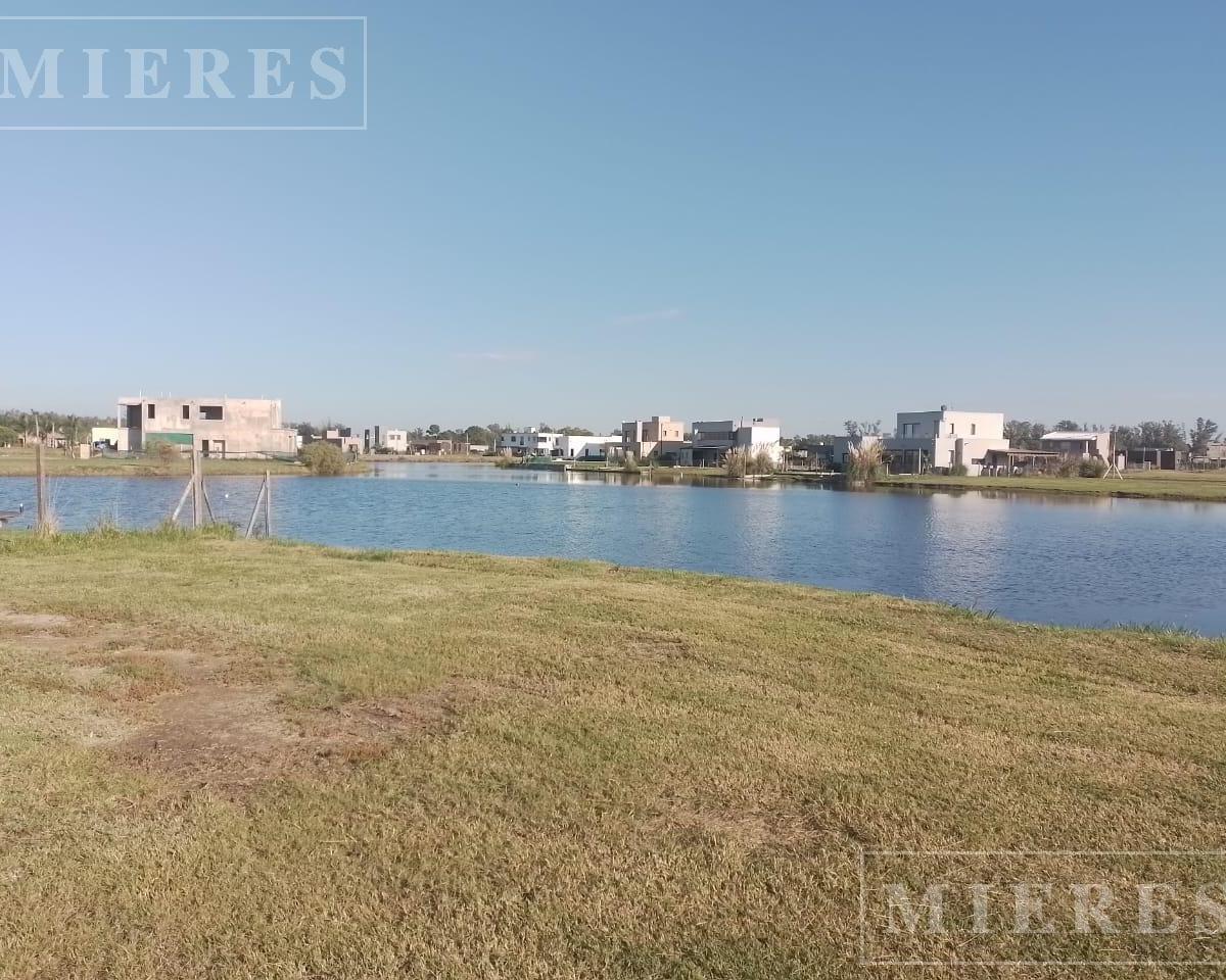 Lote en venta a la laguna Barrio El Ensueño