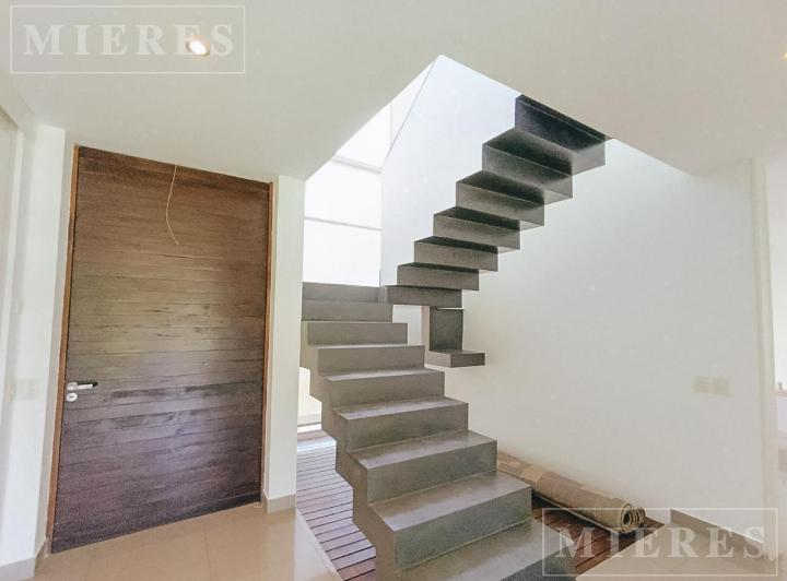 Casa en venta en Talar del Lago II - Bancalari. 5