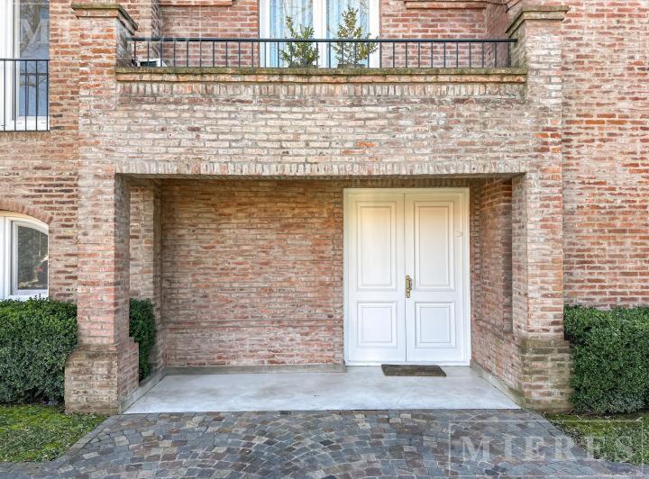 Importante casa en venta en Mayling Club de Campo 5