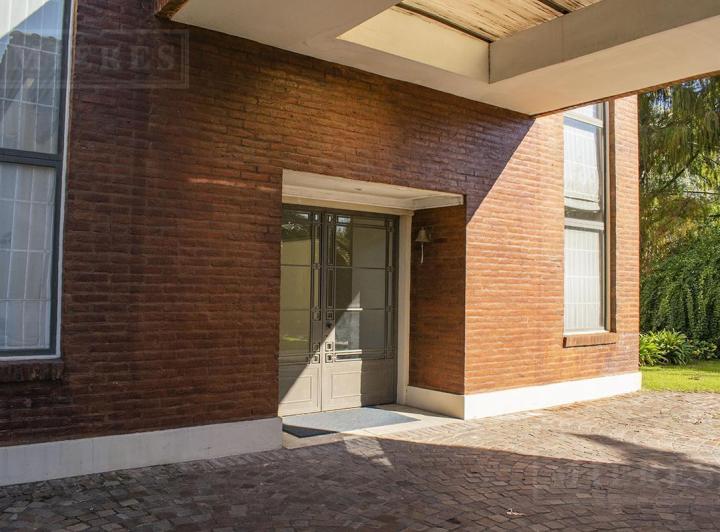 Importante casa en venta en Ayres de Pilar 3