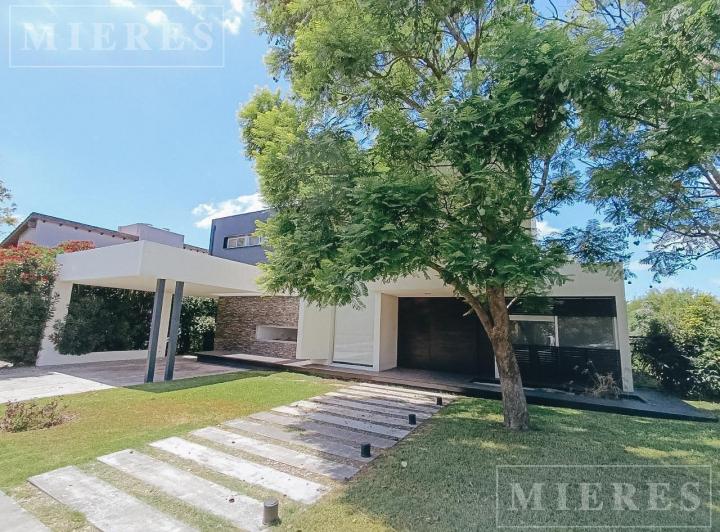 Casa en venta en Talar del Lago II - Bancalari. 3