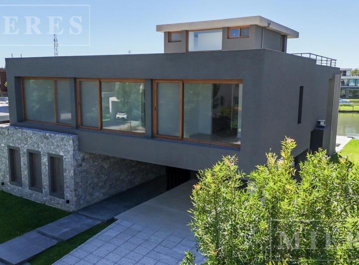 Casa en venta a estrenar sobre lote al lago en Virazón, Nordelta 4