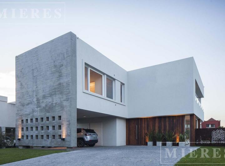 Casa en venta en el Barrio Cerrado Windbells 2