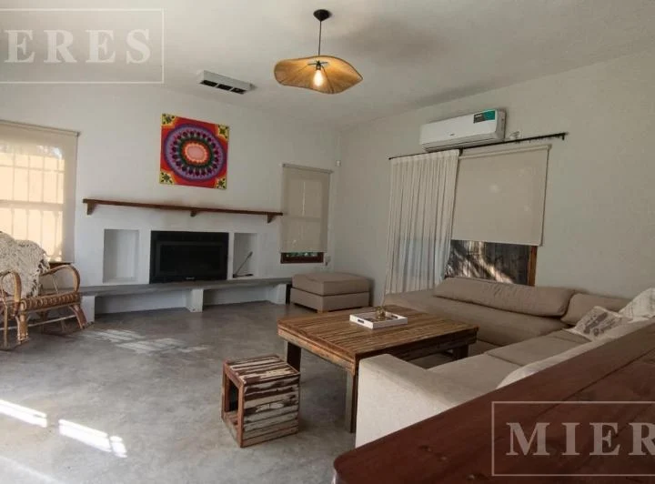 Casa en alquiler sobre calle Mermoz Ingeniero Maschwitz 3