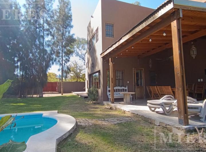 Casa en alquiler sobre calle Mermoz Ingeniero Maschwitz 2
